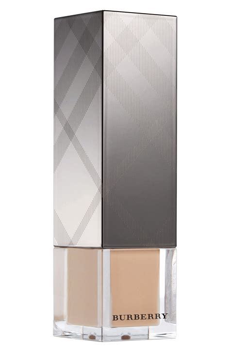 Burberry Fresh Glow Luminous Fluid Foundation First  